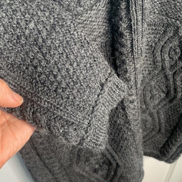 Aran Mor Made in Ireland Women’s Merino Wool Gray Cable Long Zip Cardigan Sz S - Picture 4 of 9